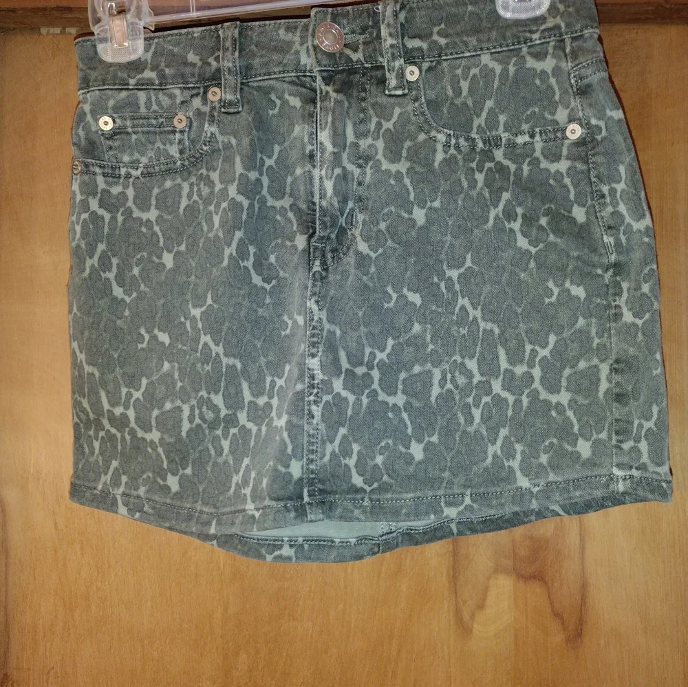 🙂Women's American Eagle Camouflage Mini Skirt Size 00 Y2K